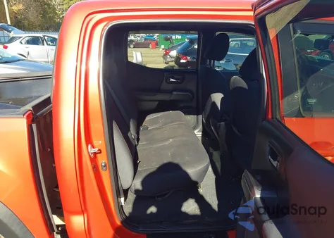 2017 Toyota Tacoma Trd Off Road z USA, uszkodzony, nr VIN 3TMCZ5AN3HM111791